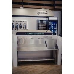 BAR Á COCKTAILS 1400